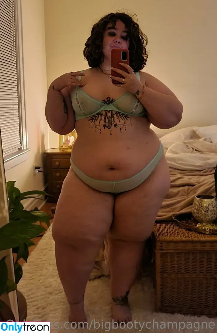 bigbootychampagne nude photo #0013 (biggchampagne_)