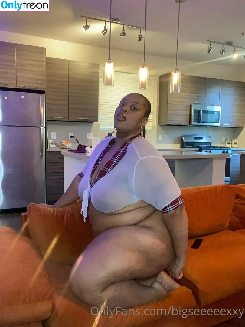 bigseeeeexxy nude photo #0020 (bigseeeeeexxy)