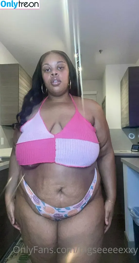 bigseeeeexxy nude photo #0126 (bigseeeeeexxy)