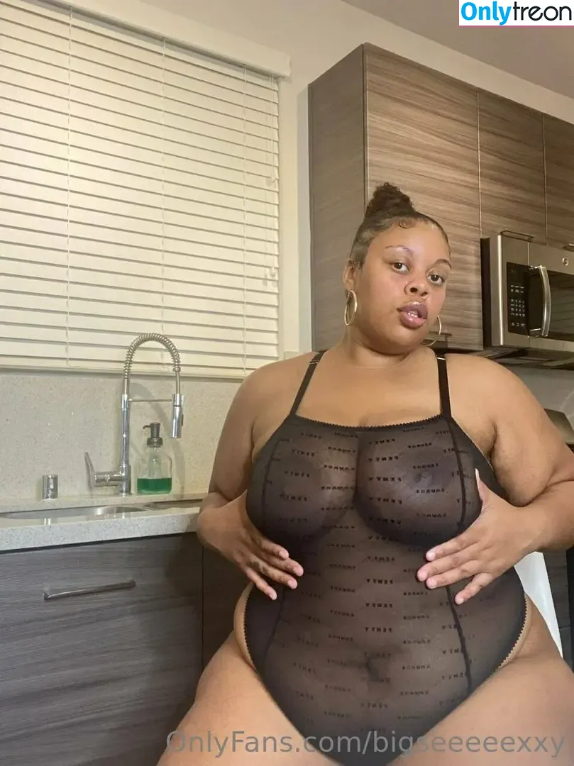 bigseeeeexxy nude photo #0182 (bigseeeeeexxy)