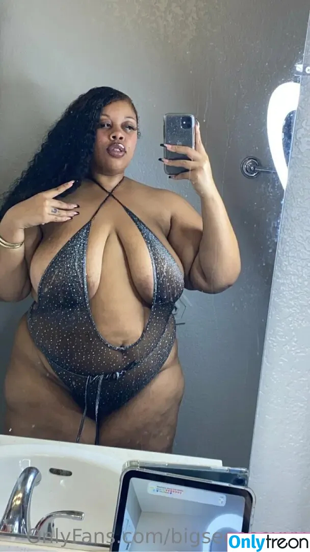 bigseeeeexxy голая photo #0386 (bigseeeeeexxy)