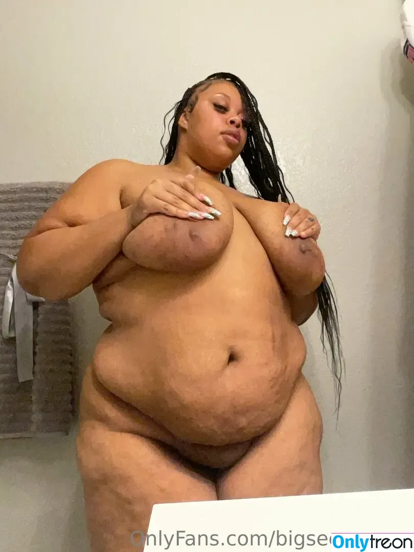 bigseeeeexxy голая photo #0408 (bigseeeeeexxy)