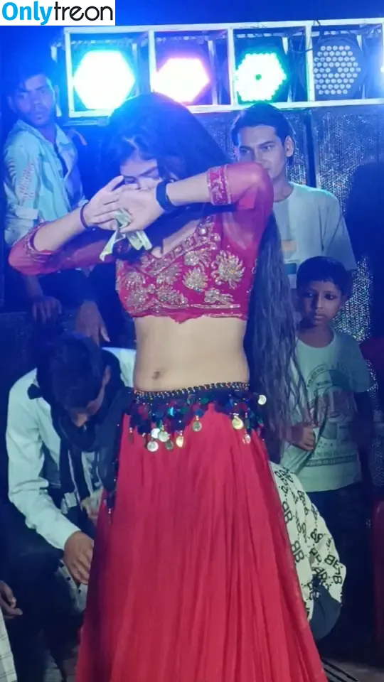Bihar Stage nude photo #0001 (its_maya_magar__)