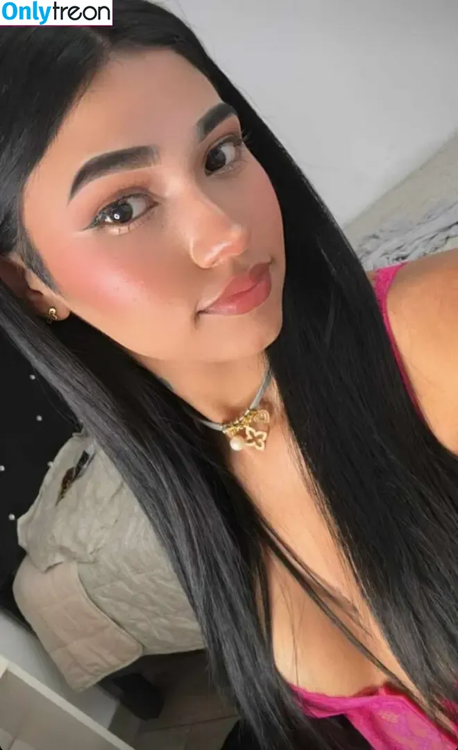 bii_elss nude photo #0080 (_aria_pride)