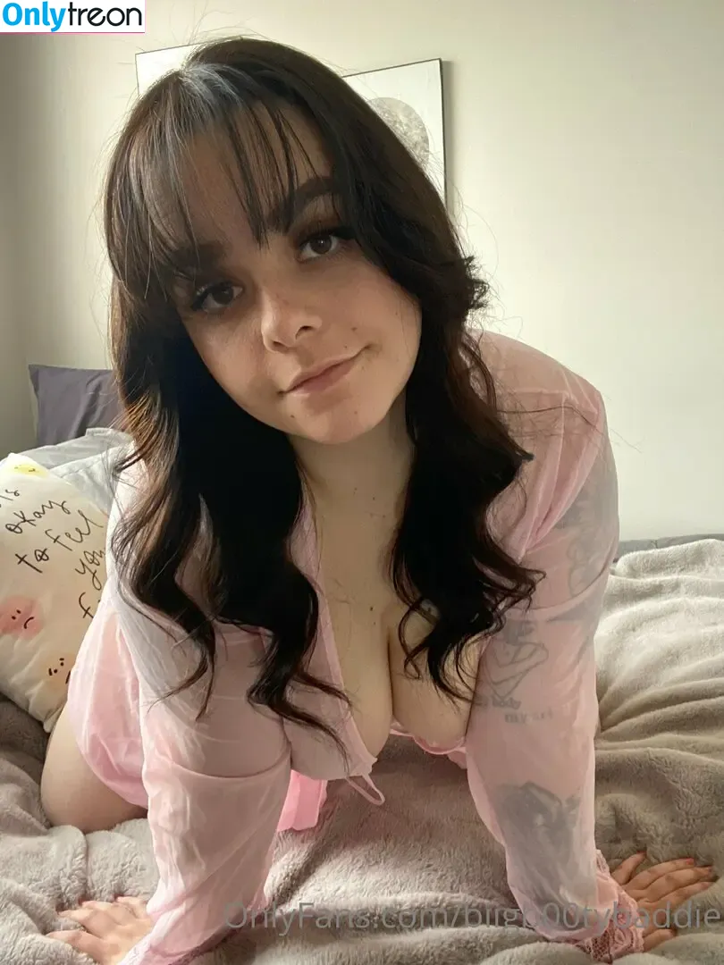 biigb00tybaddie nude photo #0023 (bigblydie)