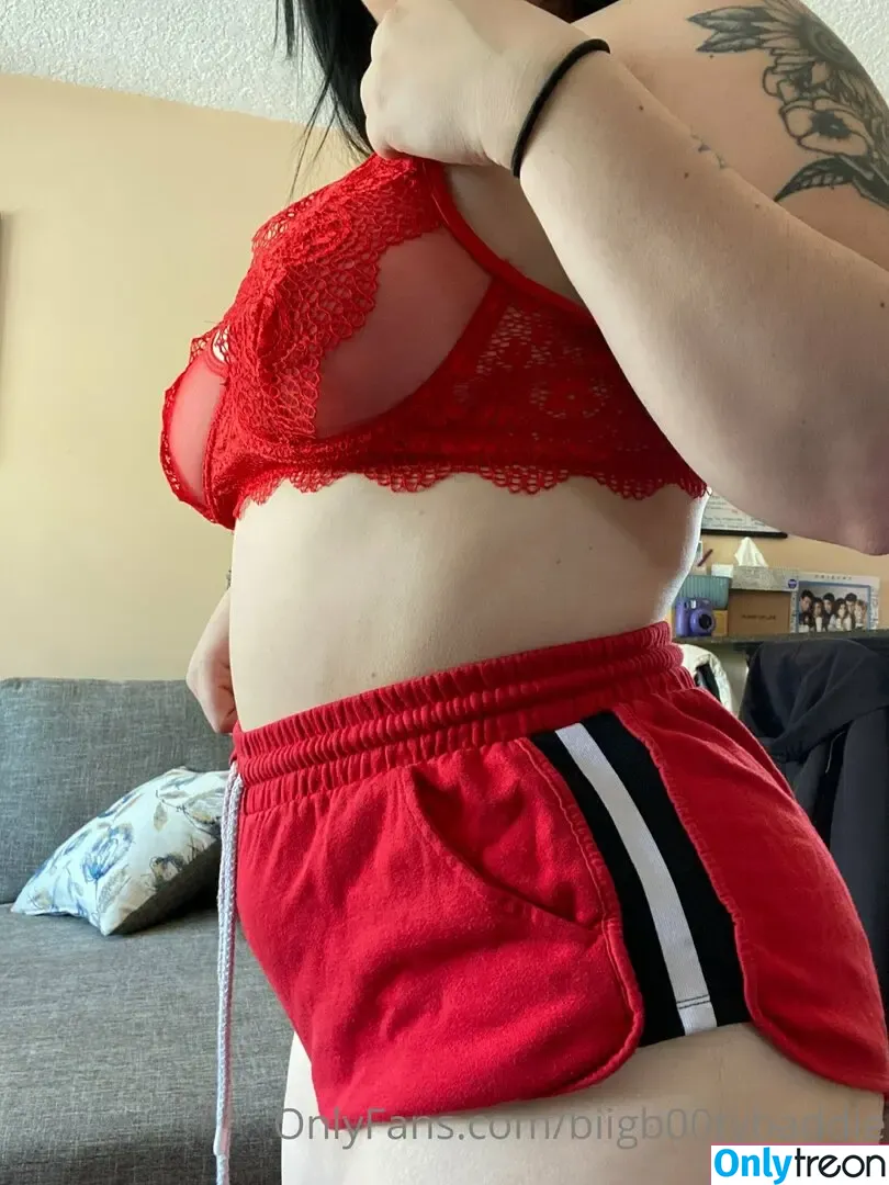 biigb00tybaddie nude photo #0048 (bigblydie)