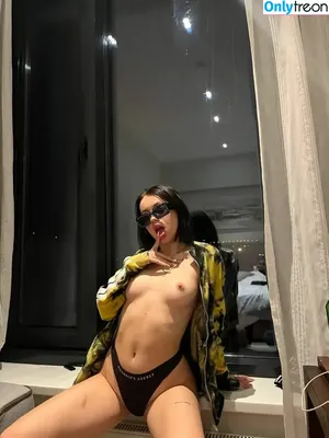  nude photo #0003