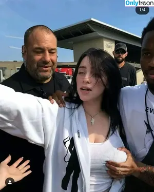 Billie Eilish Fake / billeeilish / billieeilish nude photo #0654