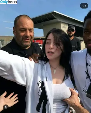 Billie Eilish Fake / billeeilish / billieeilish nude photo #0655