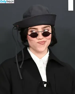 Billie Eilish / Fake / billeeilish / billieeilish фото голая #3780