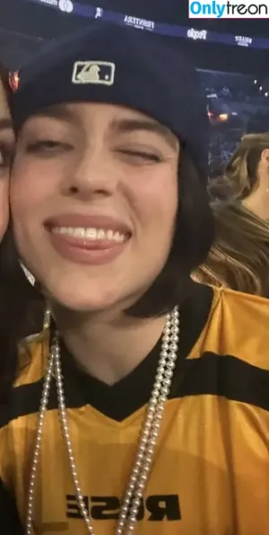 Billie Eilish / Fake / billeeilish / billieeilish фото голая #3788