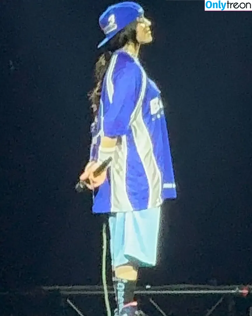 Billie Eilish nude photo #3832 (Fake / billeeilish / billieeilish)