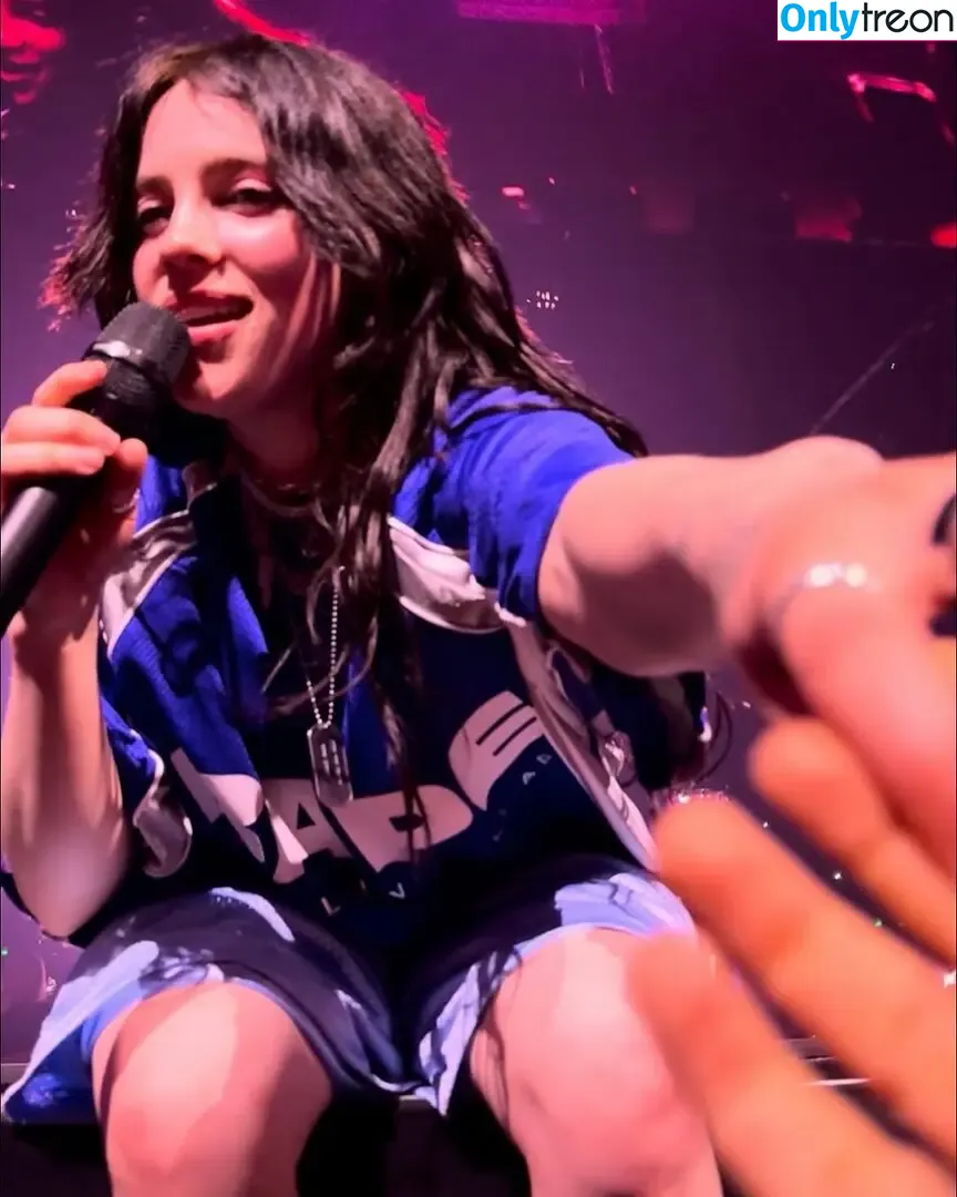 Billie Eilish nude photo #3836 (Fake / billeeilish / billieeilish)