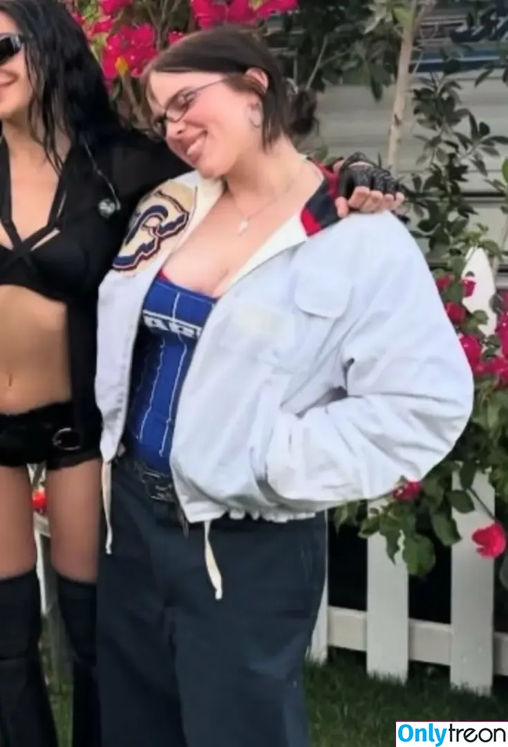 Billie Eilish nude photo #3994 (Fake / billeeilish / billieeilish)