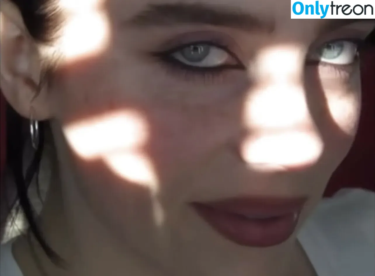 Billie Eilish nude photo #4017 (Fake / billeeilish / billieeilish)