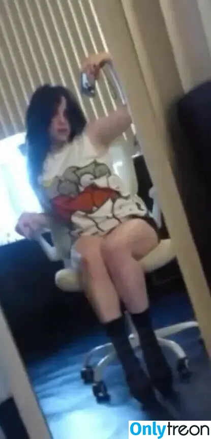Billie Eilish nude photo #4235 (Fake / billeeilish / billieeilish)