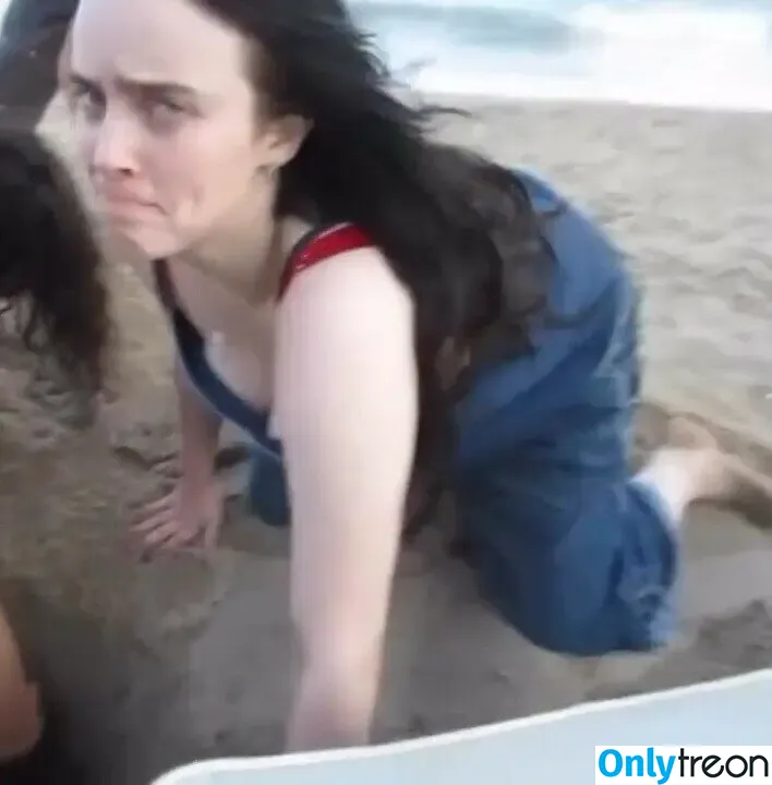 Billie Eilish голая photo #4241 (Fake / billeeilish / billieeilish)