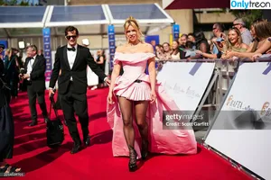 Billie Piper / billiepiper фото голая #0444