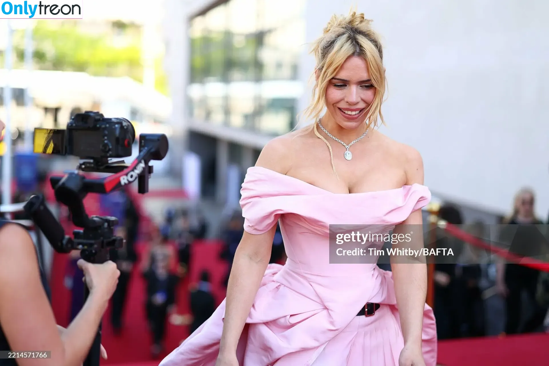 Billie Piper nude photo #0432 (billiepiper)