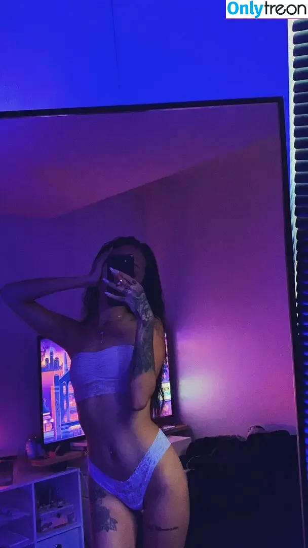 biltznotblitz nude photo #0005 (norabiltz)