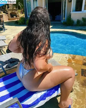 Bimbardashianwest / biimberlyxback nude photo #0015