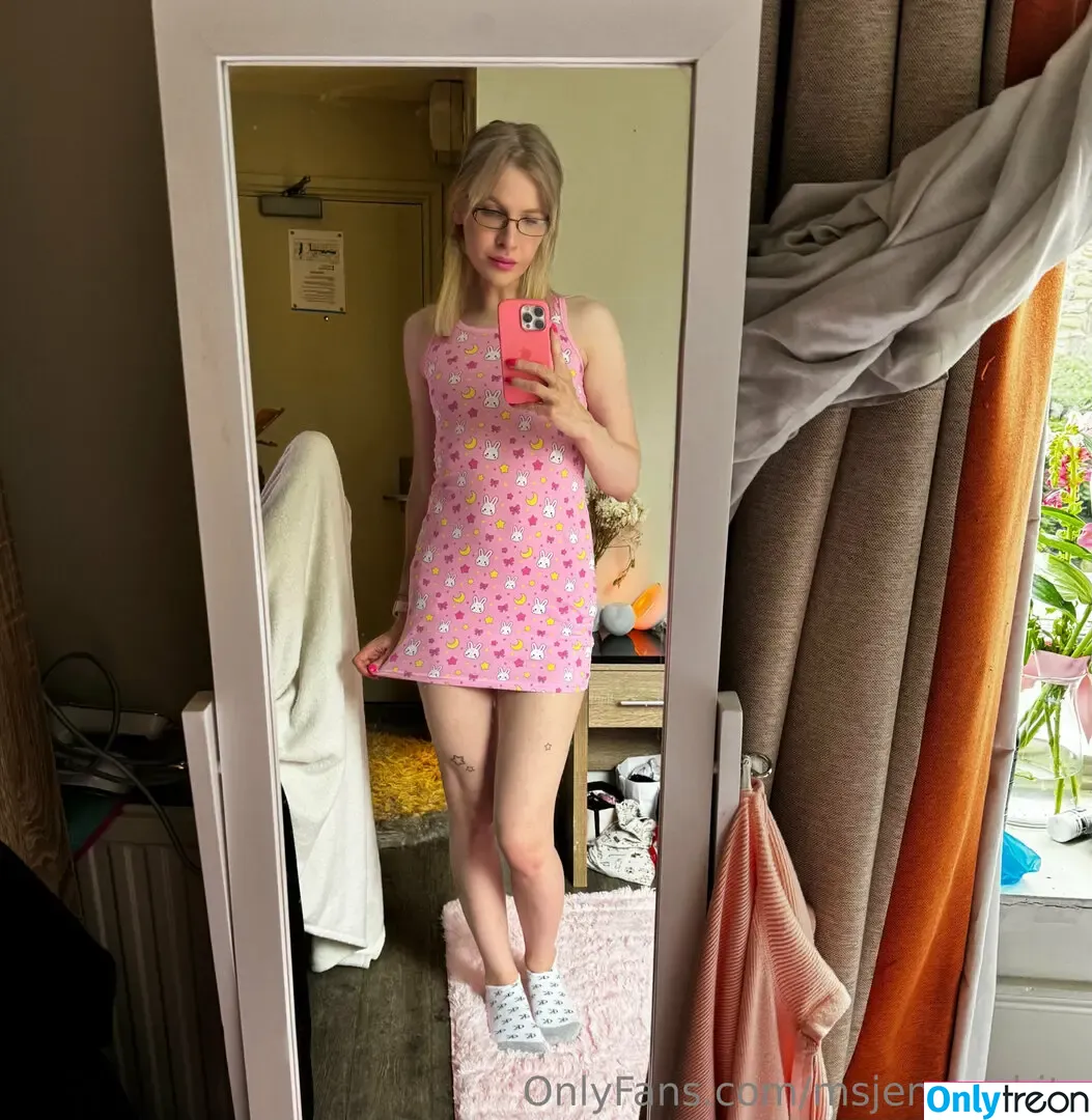 bimbo.jenny nude photo #0032 (jjbbeth)