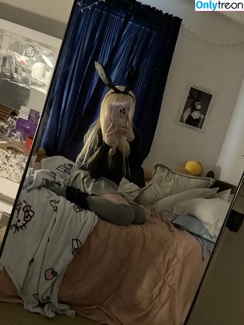 bimbogrlfriend nude photo #0009 (julie / juliekkuma_ / thankyousnext)
