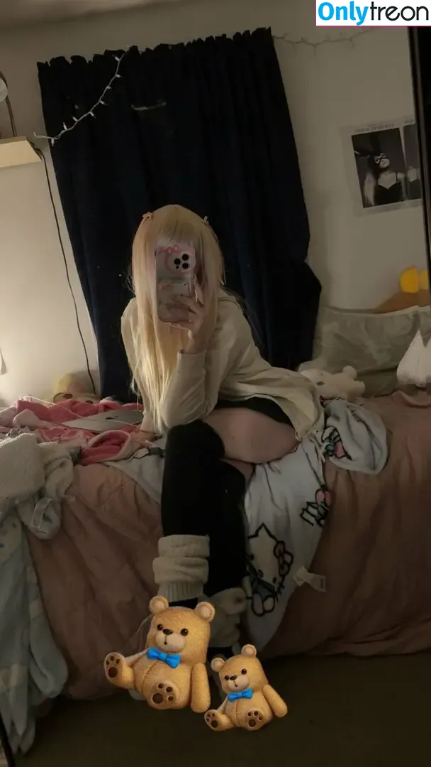 bimbogrlfriend nude photo #0013 (julie / juliekkuma_ / thankyousnext)