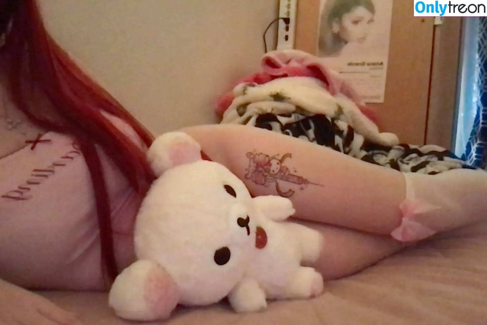 bimbogrlfriend nude photo #0023 (julie / juliekkuma_ / thankyousnext)