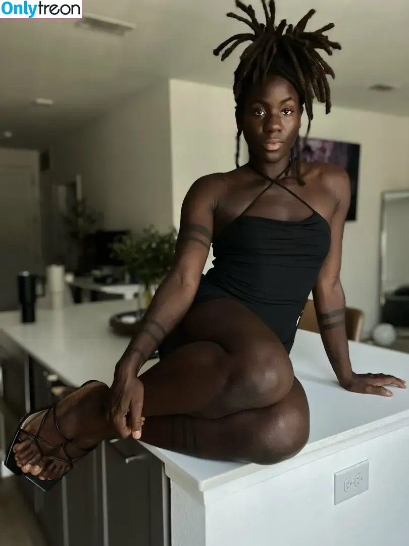 BinaNjikam nude photo #0038 (BinaNjikam)