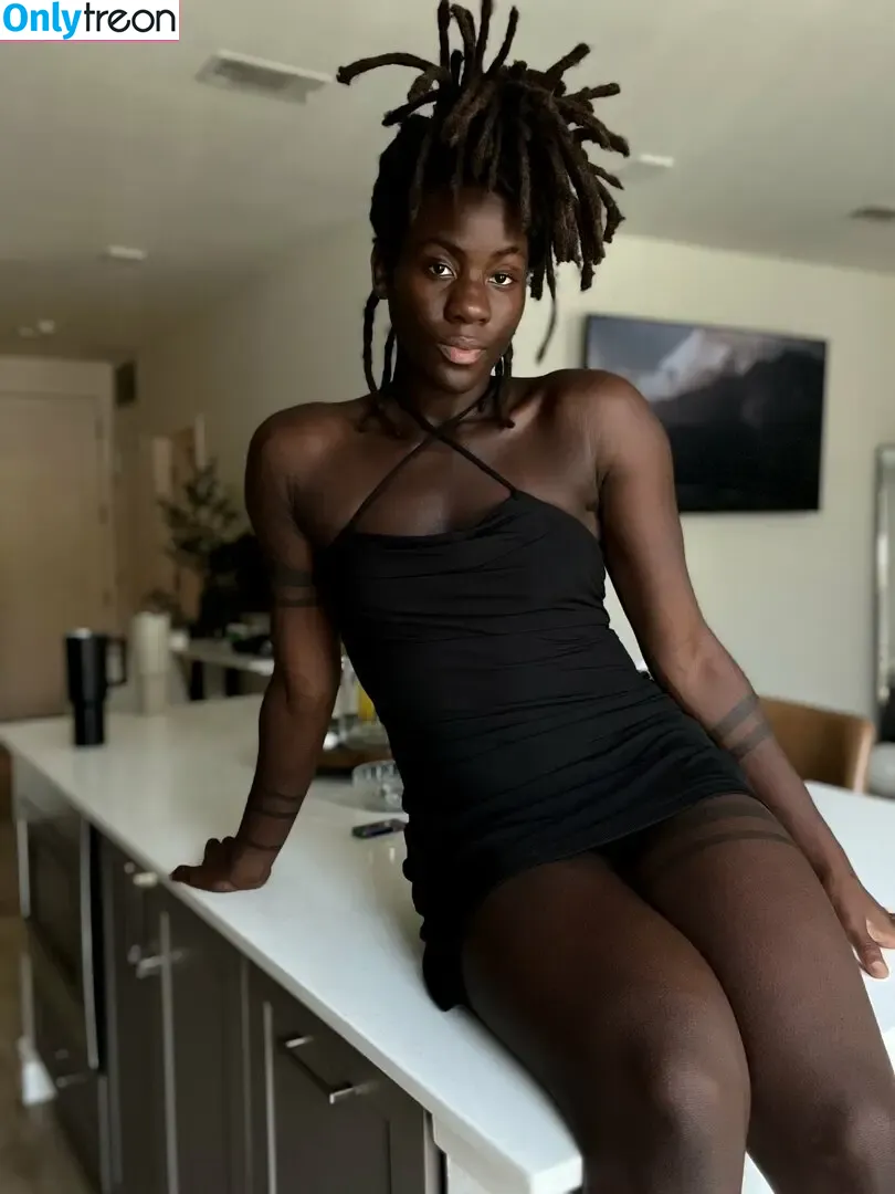 BinaNjikam nude photo #0039 (BinaNjikam)
