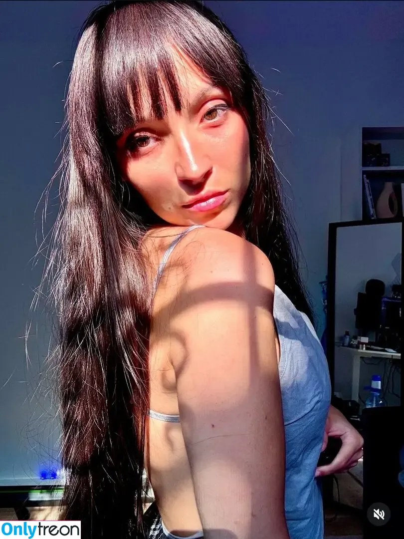 Bisscute nude photo #0086 (bisscute__)