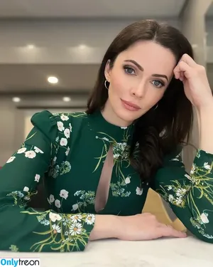 Bitsie Tulloch / bitsietulloch фото голая #0001