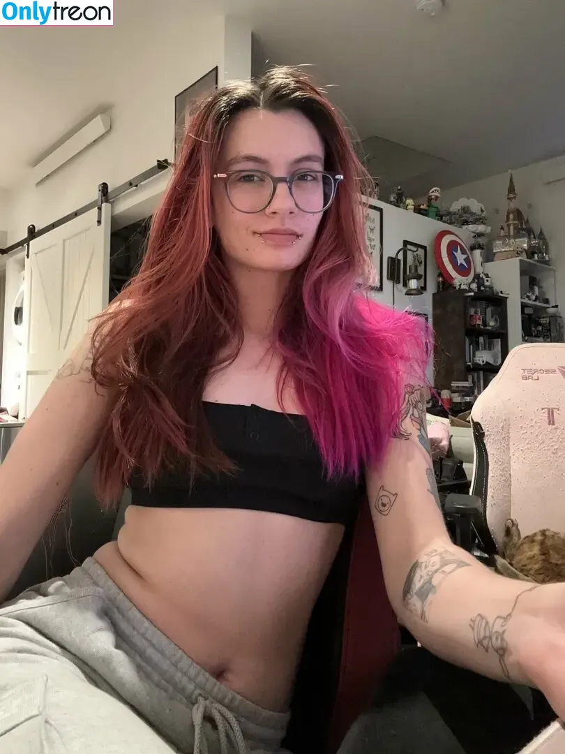 Bitterbich nude photo #0100 (Butterbich69 / bitter.bich)