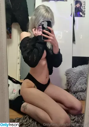 bittersweetyy / bittersweet nude photo #0002