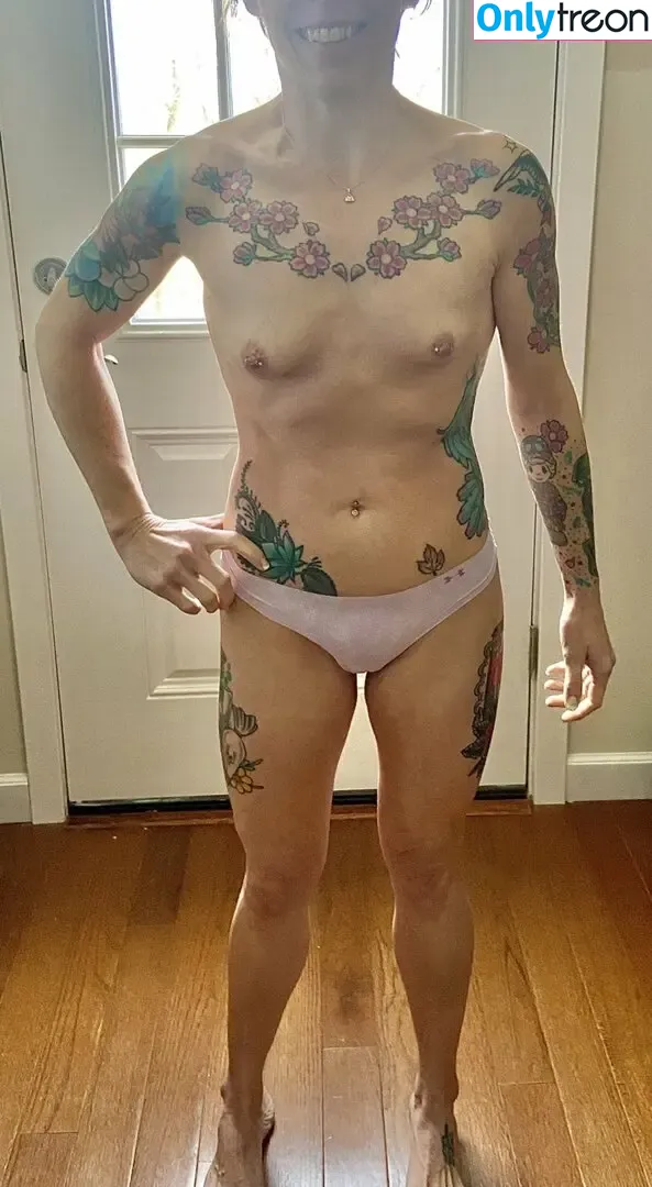 biwifeshare nude photo #0089 (biswingwife)