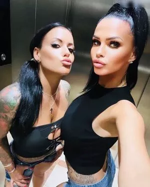 Blackbeautys2020 / blackbeautys2020__ фото голая #0156
