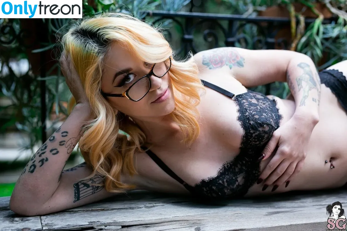 blackheartburlesque nude photo #0080 (sgblackheartburlesque)