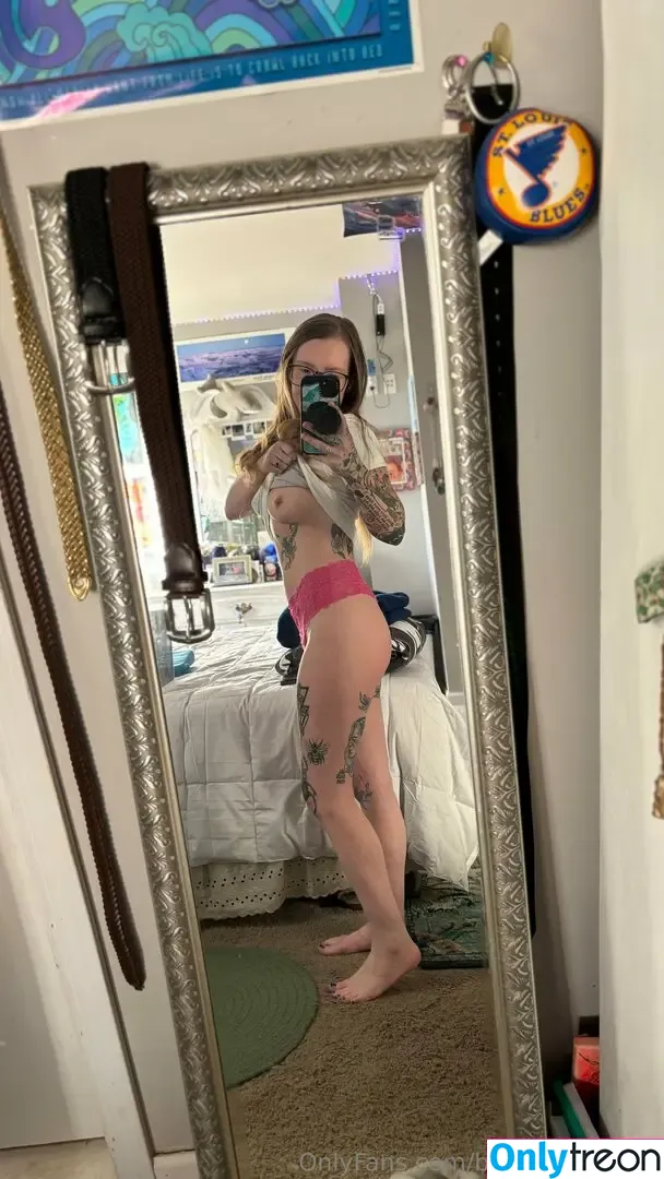 blairwitchpro33 nude photo #0001 (blairwitch_pro33)