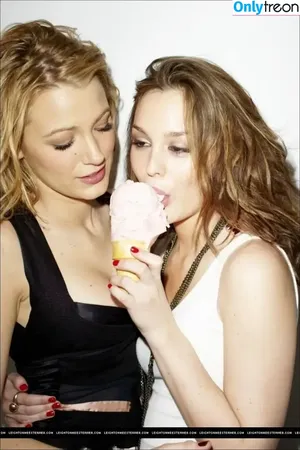 Blake Lively / blakelively nude photo #0688