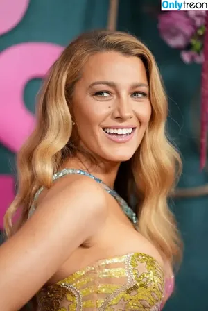 Blake Lively / blakelively nude photo #0769