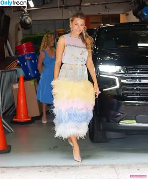 Blake Lively / blakelively nude photo #0833