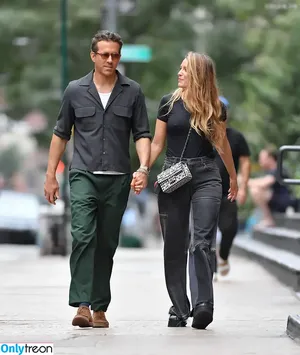 Blake Lively / blakelively nude photo #0897