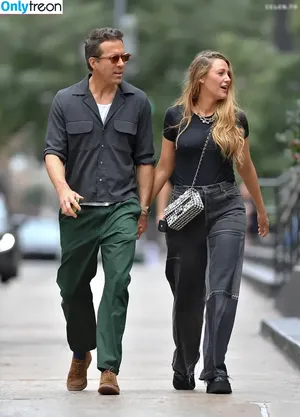 Blake Lively / blakelively nude photo #0898