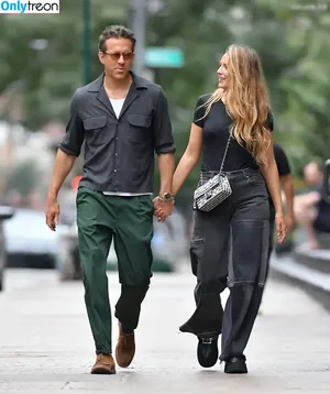 Blake Lively / blakelively nude photo #0899