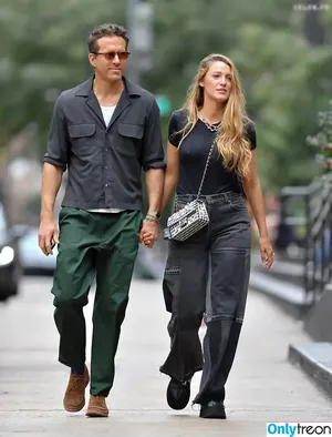 Blake Lively / blakelively nude photo #0900