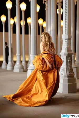 Blake Lively / blakelively nude photo #0977