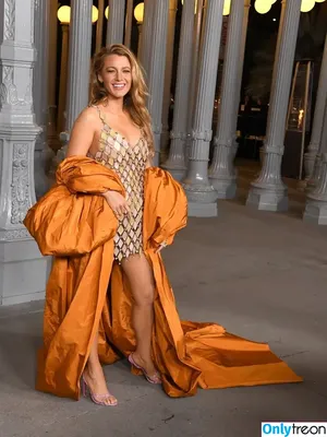 Blake Lively / blakelively nude photo #0981