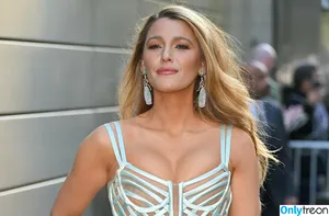 Blake Lively / blakelively nude photo #1388