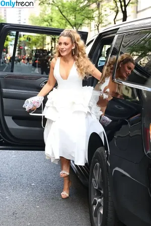 Blake Lively / blakelively nude photo #1391